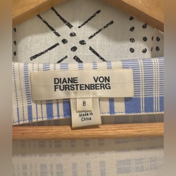 DVF Light Blue Plaid Silk Wrap Dress - Sz 8 - Picture 3 of 4